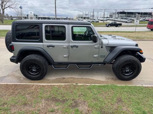 Used 2018 Jeep Wrangler Unlimited Rubicon image 6