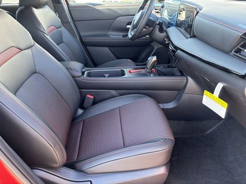 New 2026 Nissan Kicks SR image 9