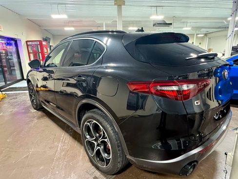 Used 2022 Alfa Romeo Stelvio Ti AWD/4WD image 5