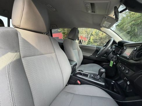 Used 2019 Toyota Tacoma SR w/ SR Convenience Package RWD image 21