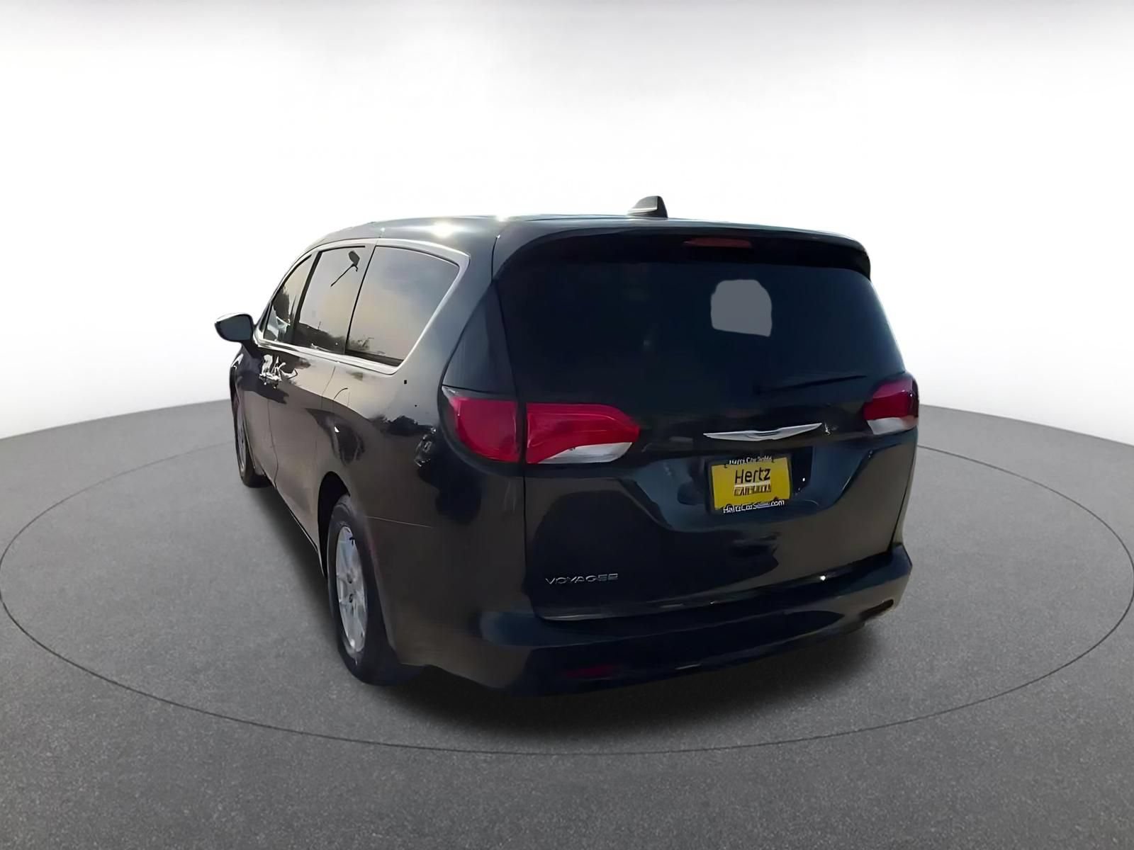 Used 2023 Chrysler Voyager LX FWD image 10