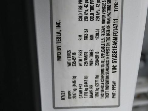 Used 2021 Tesla Model 3 Standard Range Plus image 8