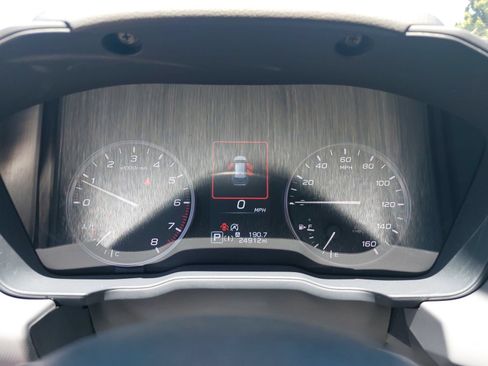 Used 2024 Subaru Crosstrek 2.5i Limited AWD/4WD image 19