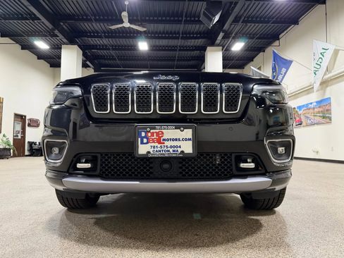 Used 2019 Jeep Cherokee Overland w/ Technology Group image 12