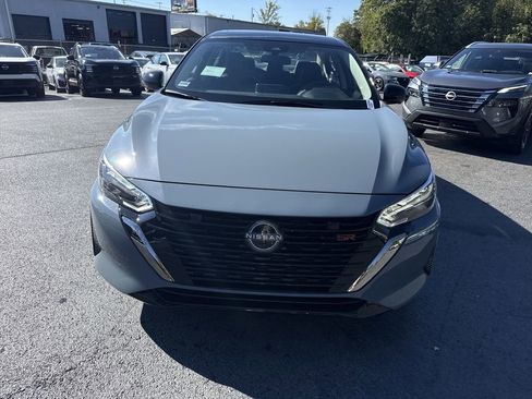 New 2025 Nissan Sentra SR w/ SR Premium Package FWD image 2