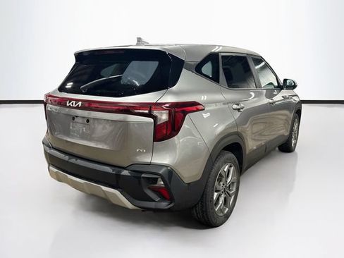 Used 2024 Kia Seltos LX AWD/4WD image 7