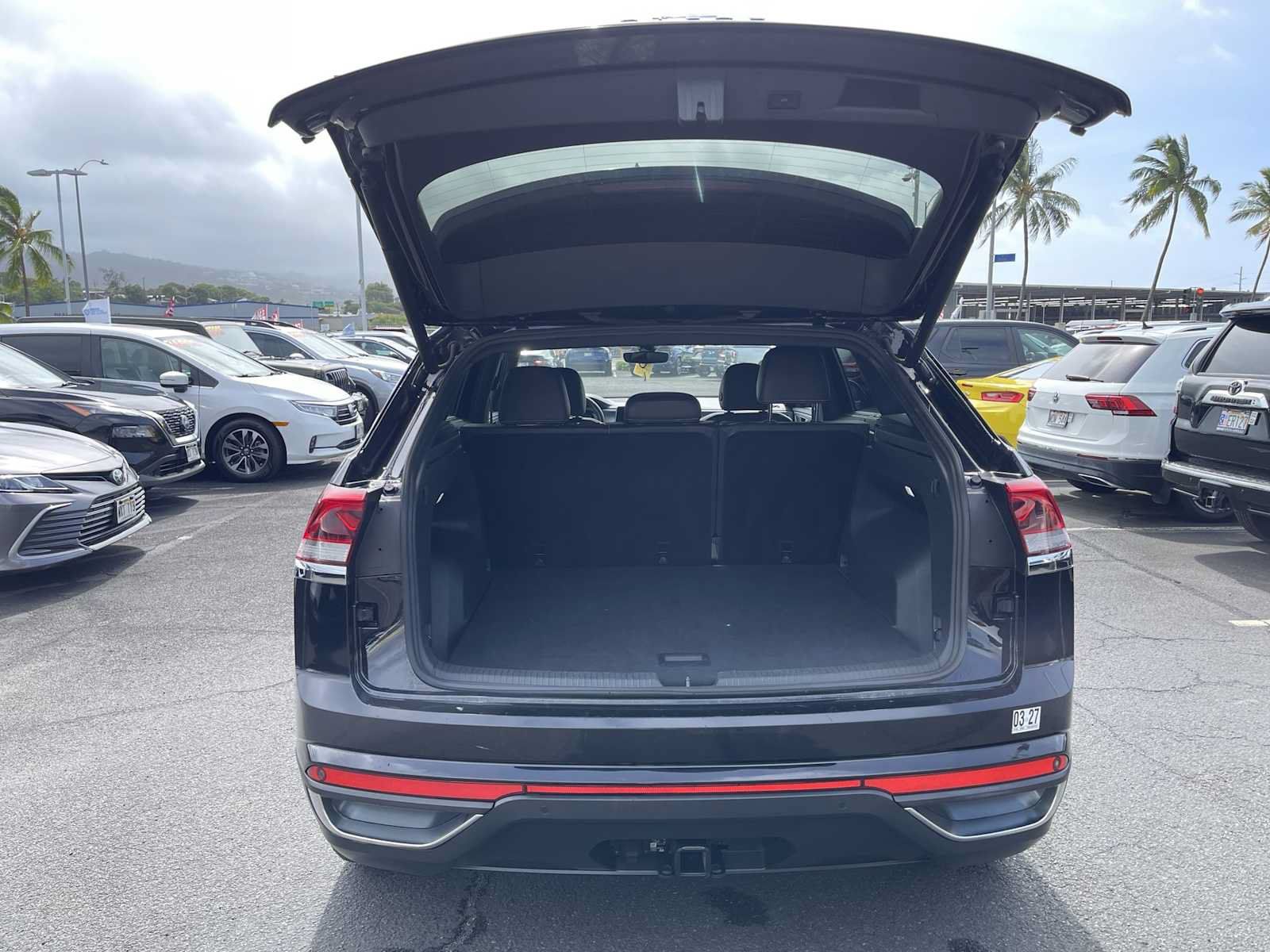 Used 2024 Volkswagen Atlas Cross Sport SE FWD image 20
