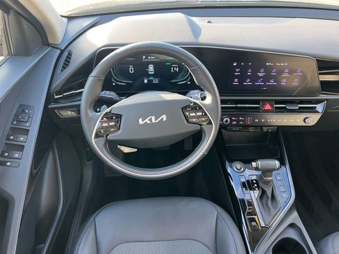 Certified 2024 Kia Niro EX image 20