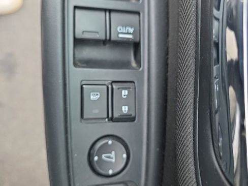 Used 2018 Honda HR-V LX image 9