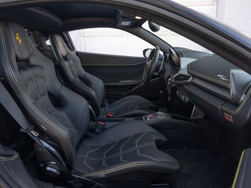 Used 2012 Ferrari 458 Italia Coupe RWD image 56