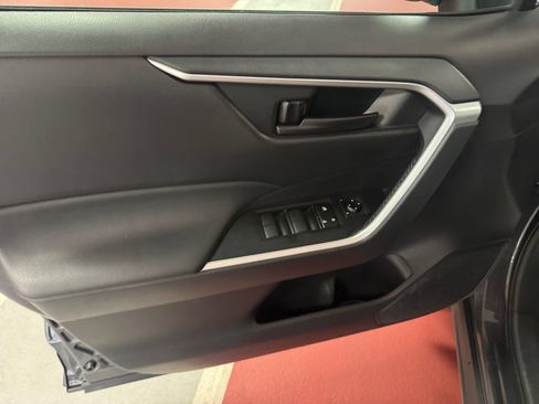 Used 2023 Toyota RAV4 LE AWD/4WD image 25