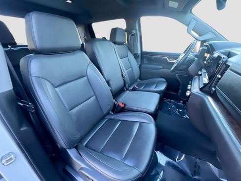 Used 2025 GMC Sierra 1500 SLT image 26