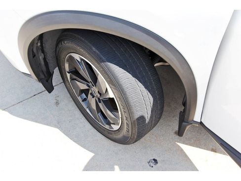 Used 2024 Nissan Rogue SV FWD image 8