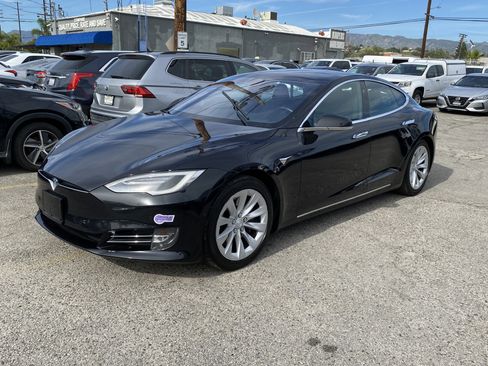 Used 2018 Tesla Model S 75D image 2
