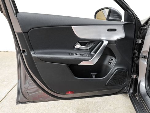 Used 2022 Mercedes-Benz A 220 image 36