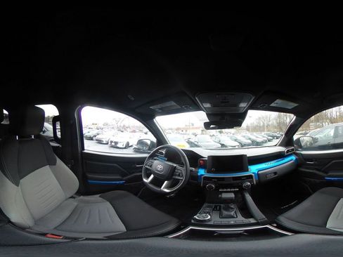 Used 2025 Toyota Tacoma TRD Off-Road image 37