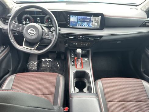 Certified 2025 Nissan Kicks SR image 16