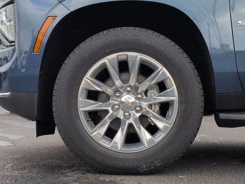 New 2026 Chevrolet Suburban Premier w/ Sun And Tow Package image 32