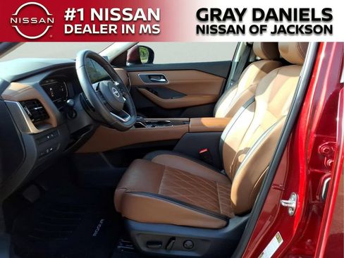 Used 2024 Nissan Rogue Platinum w/ Platinum Premium Package FWD image 22