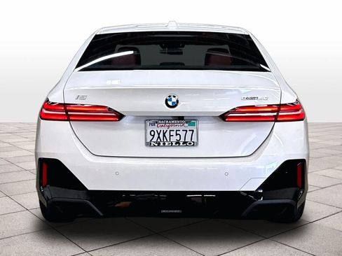 Used 2026 BMW i5 eDrive40 w/ M Sport Package RWD image 7