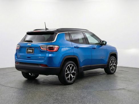Used 2025 Jeep Compass Limited AWD/4WD image 9