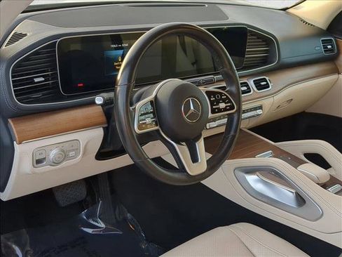 Used 2022 Mercedes-Benz GLS 450 4MATIC image 10