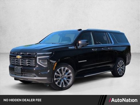 Used 2026 Chevrolet Suburban High Country AWD/4WD image 1