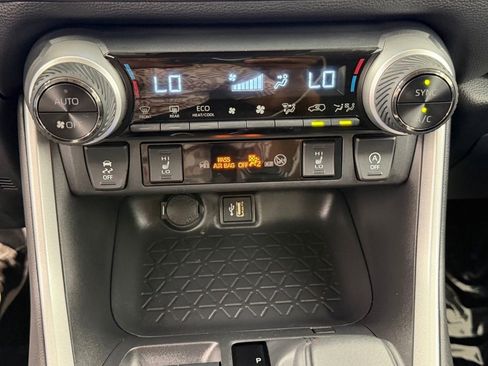 Used 2025 Toyota RAV4 XLE w/ Convenience Package FWD image 37