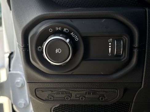 New 2026 Jeep Wrangler Unlimited Rubicon AWD/4WD image 19