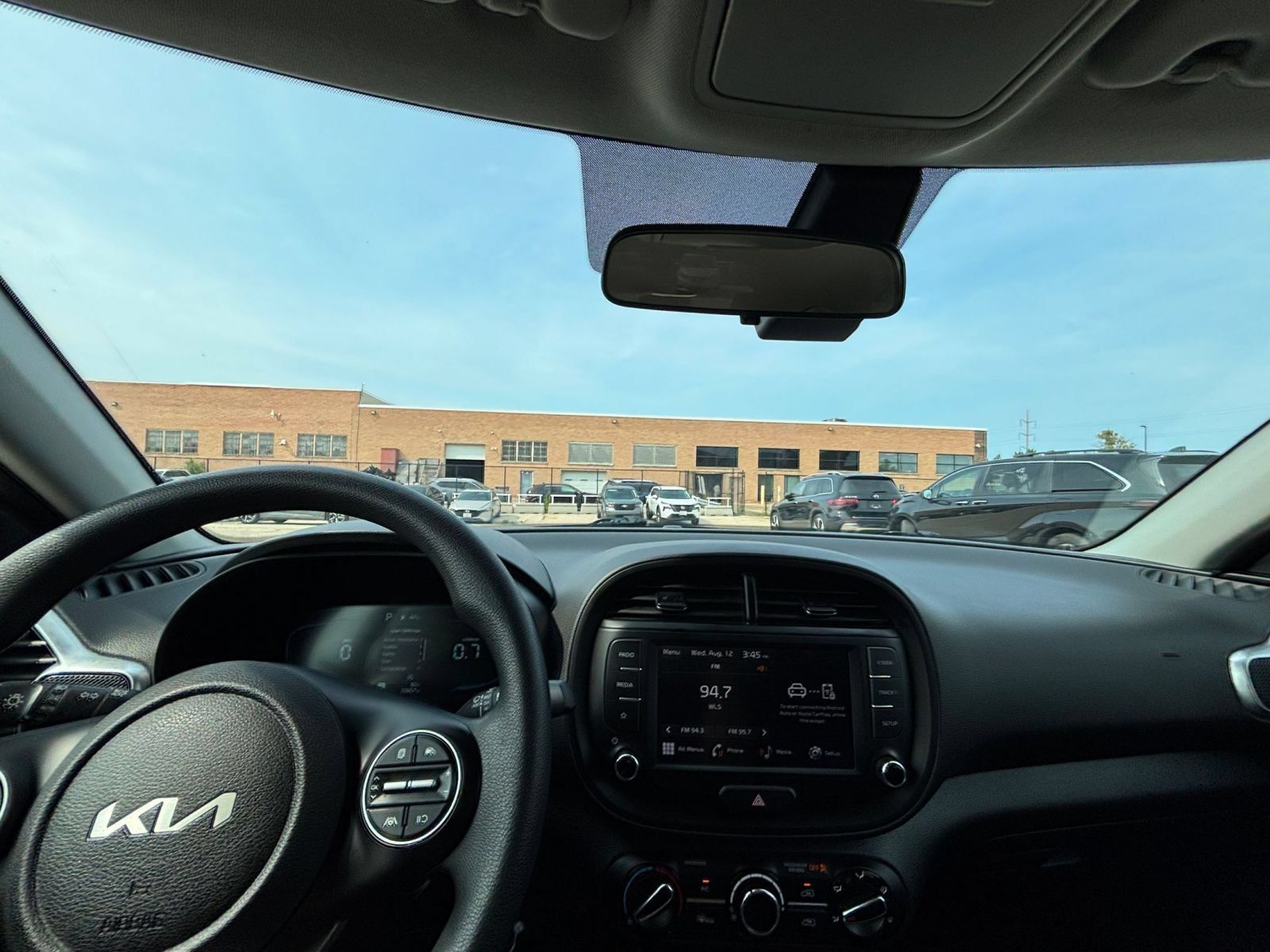 Used 2025 Kia Soul LX w/ LX Technology Package FWD image 30