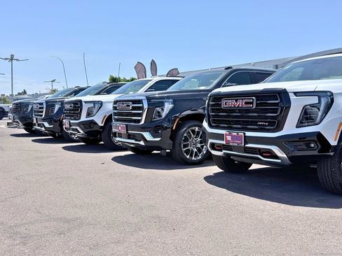 Used 2025 GMC Terrain Elevation AWD/4WD image 33