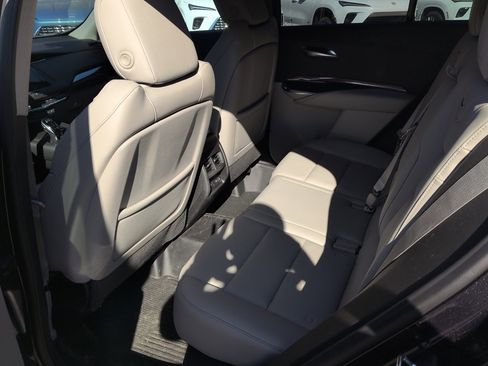 Used 2023 Cadillac XT4 Luxury w/ Cold Weather Package image 25