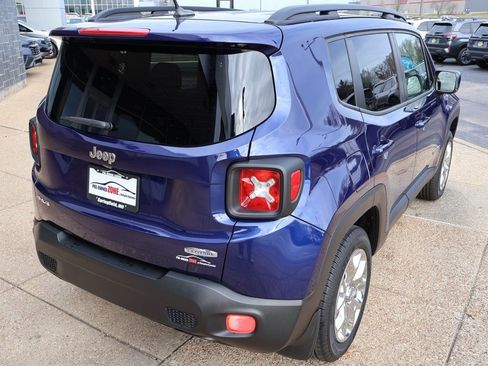 Used 2016 Jeep Renegade Latitude image 6