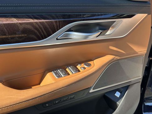 Used 2020 BMW 750i xDrive w/ M Sport Package image 13