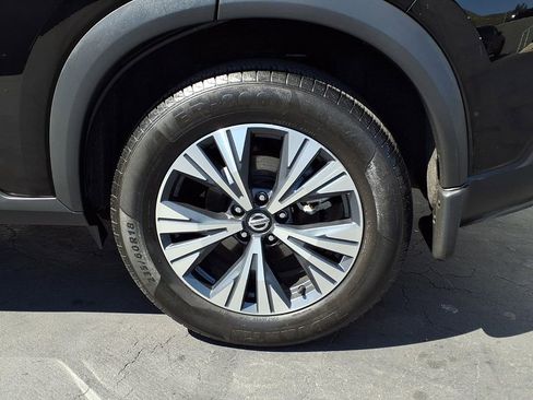 Used 2021 Nissan Rogue SV FWD image 4
