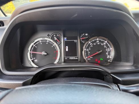 Used 2021 Toyota 4Runner Limited AWD/4WD image 10