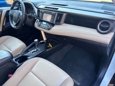 Used 2014 Toyota RAV4 Limited image 21