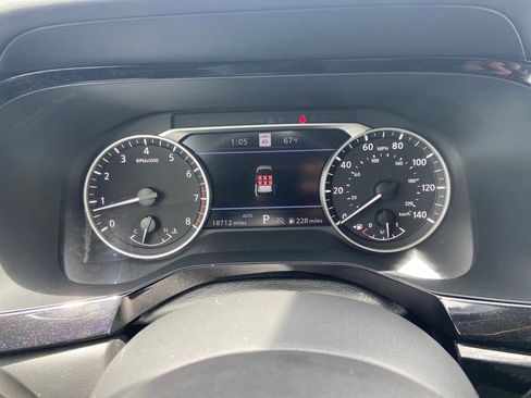 Used 2023 Nissan Pathfinder SL w/ Lighting Package (N92) image 15