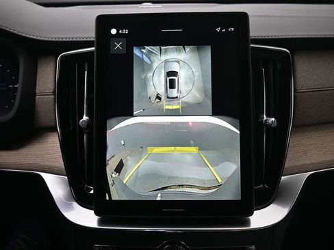 New 2026 Volvo XC90 T8 Plus w/ Protection Package Premier image 12