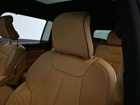 Used 2025 Jeep Grand Cherokee L Summit image 17