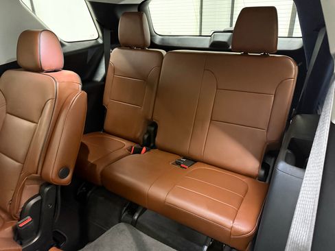 Used 2020 Chevrolet Traverse High Country AWD/4WD image 17