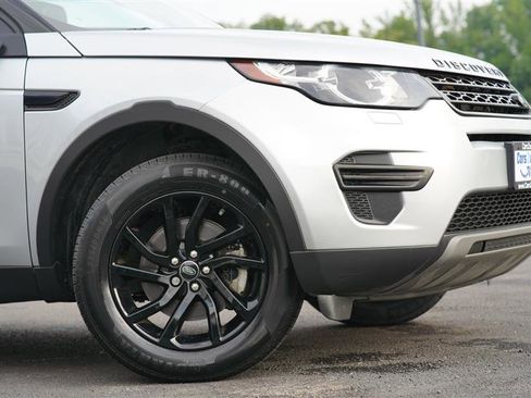 Used 2019 Land Rover Discovery Sport SE image 15
