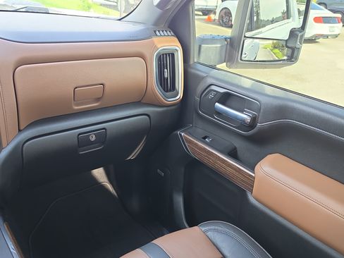 Used 2021 Chevrolet Silverado 3500 High Country AWD/4WD image 9