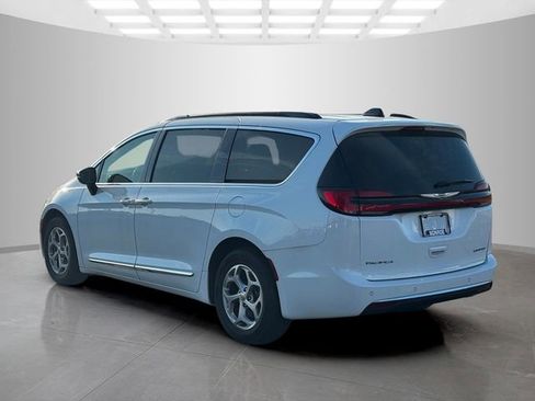 Certified 2023 Chrysler Pacifica Limited FWD image 5