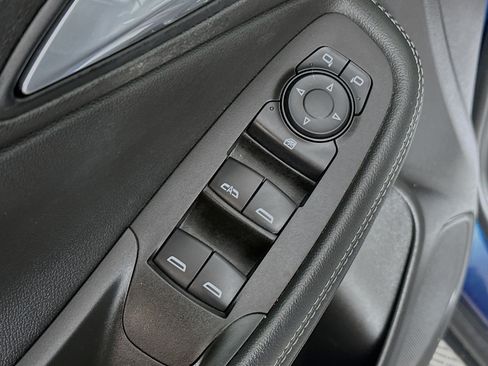 Used 2020 Buick Encore GX Essence FWD image 17