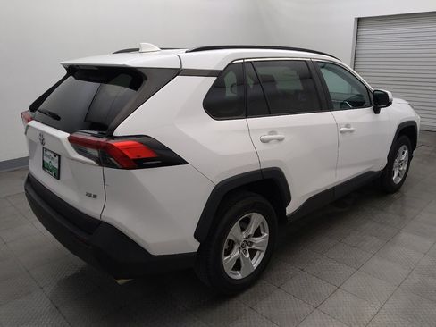 Used 2019 Toyota RAV4 XLE FWD image 9