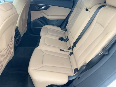 Used 2023 Audi Q8 Premium Plus image 15