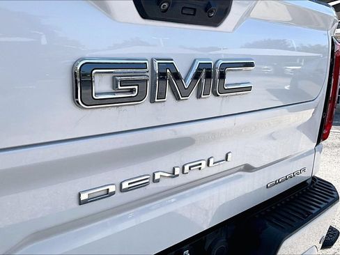 Used 2022 GMC Sierra 1500 Denali Ultimate AWD/4WD image 5