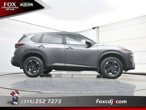 Used 2025 Nissan Rogue SV AWD/4WD image 26