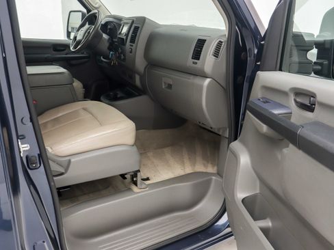 Used 2021 Nissan NV 3500 SL RWD image 15